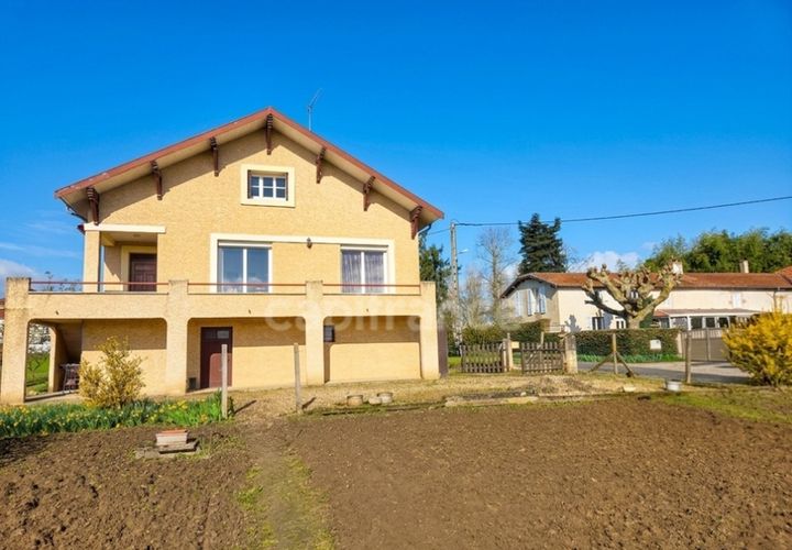 Villa a Macon, Saone-et-Loire, Macon - € 210.000 | Ref: 340936612573 - foto 1