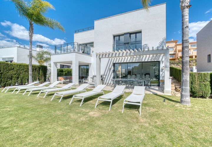 Villa i Estepona, Malaga, Estepona - € 1.390.000 | Ref: R5335486 - foto 1