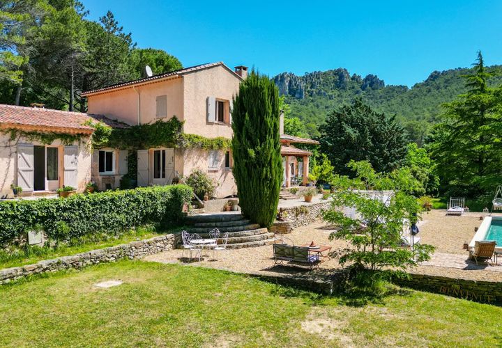 Villa i La Roquebrussanne, Var, La Roquebrussanne - € 1.260.000 | Ref: BVI80849 - foto 1