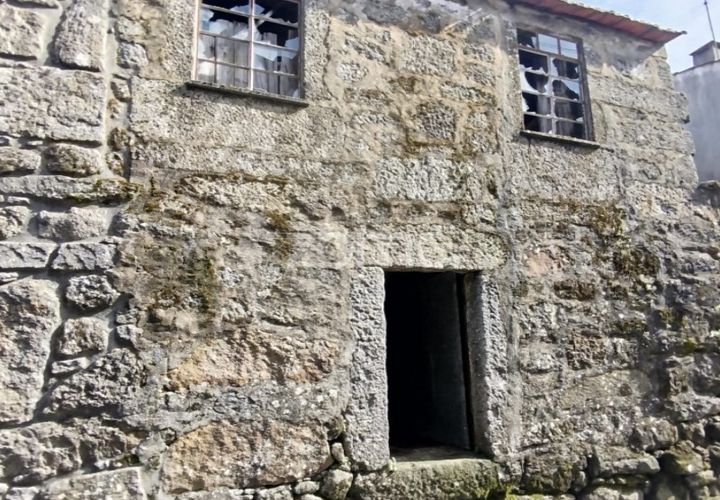 Villa a Sernancelhe, Viseu, Sernancelhe - € 30.000 | Ref: ZMPT586432 - foto 1