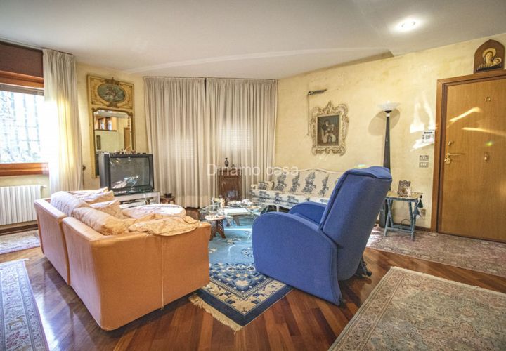 Villa i Prato, Prato, Prato - € 680.000 | Ref: DC680 - foto 1
