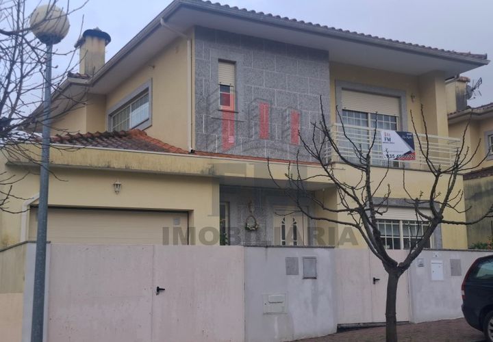 Villa i Arcos de Valdevez, Viana do Castelo, Arcos de Valdevez - € 369.000 | Ref: FM1123 - foto 1