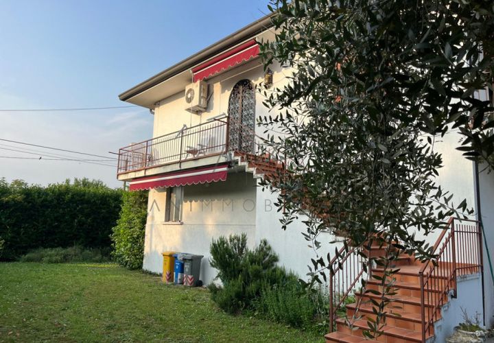 Villa a Castelfranco Veneto, Treviso, Castelfranco Veneto - € 350.000 | Ref: VN111-25 - foto 1