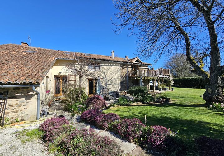 Landsbyhus i Massignac, Charente, Massignac - € 249.950 | Ref: BVI83142 - foto 1