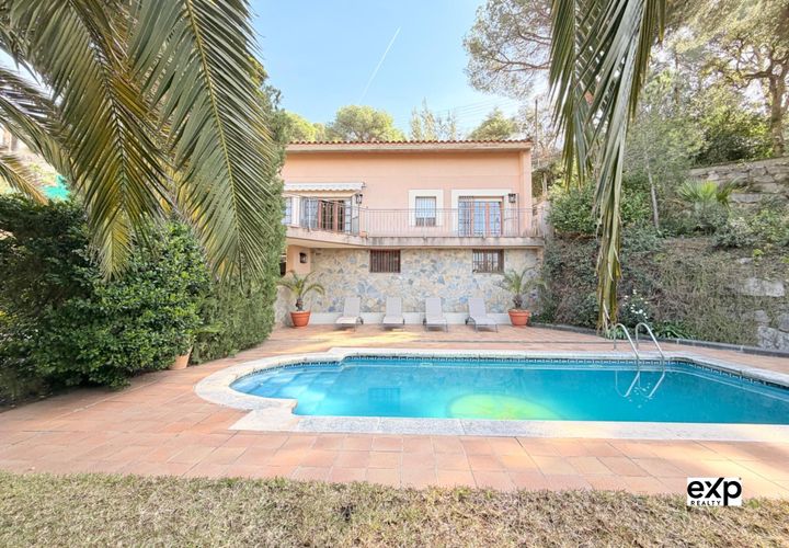 Villa i Mataro, Barcelona, Mataro - € 735.000 | Ref: EXP13633/8930 - foto 1