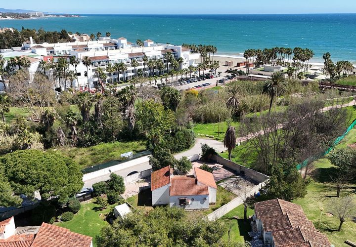 Villa i Estepona, Malaga, Estepona - € 949.000 | Ref: R5335630 - foto 1