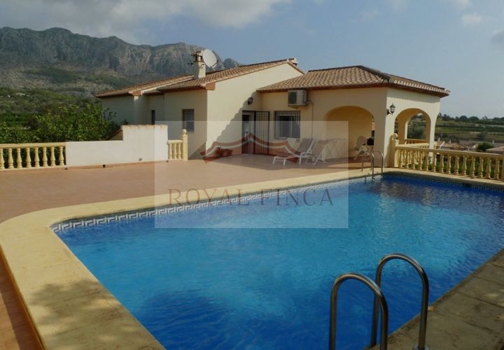 Villa a Denia, Alicante, Denia - € 495.000 | Ref: XN250901 - foto 1