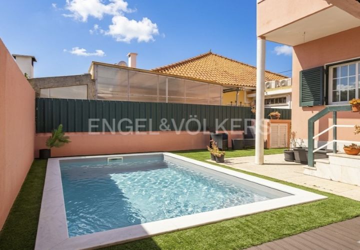 Villa i Almada, Setubal, Almada - € 750.000 | Ref: W-048HC6 - foto 1