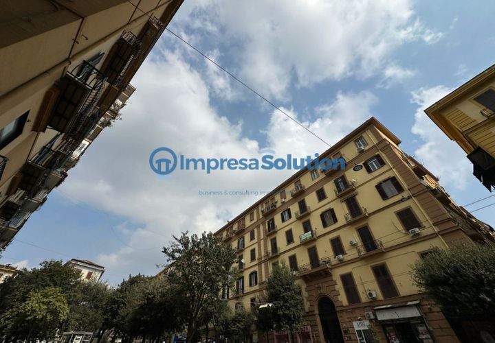 Villa i Naples, Naples, Naples - € 300.000 | Ref: Stazione.b - foto 1