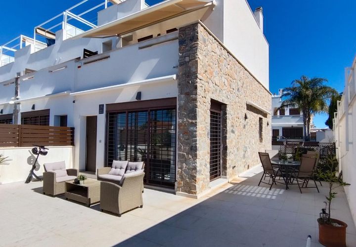 Villa a Torrevieja, Alicante, Torrevieja - € 330.000 | Ref: C797/3390 - foto 1
