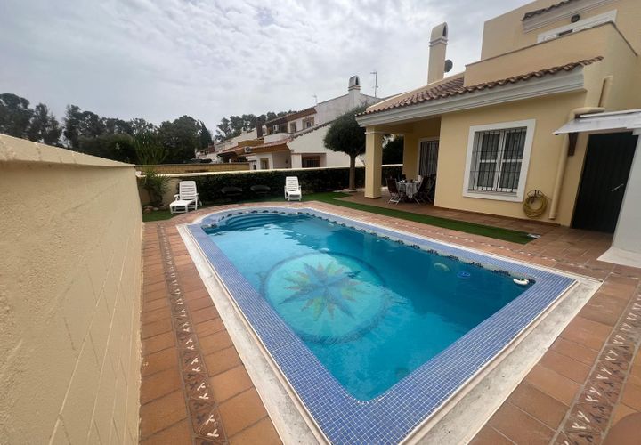Villa a Los Barrios, Cadiz, Los Barrios - € 399.000 | Ref: EXP13669/8930 - foto 1