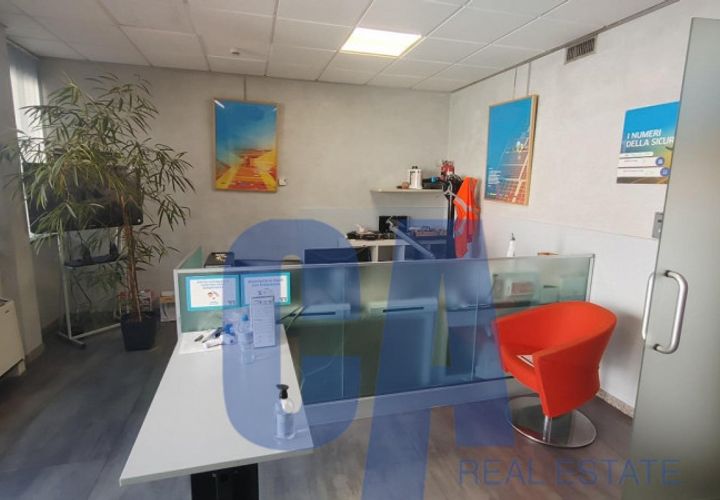Erhvervsejendom i Vimodrone, Milan, Vimodrone - € 950.000 | Ref: UVCA876 - foto 1