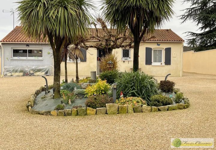 Villa i Verdille, Charente, Verdille - € 236 250 | Ref: 9847 - foto 1