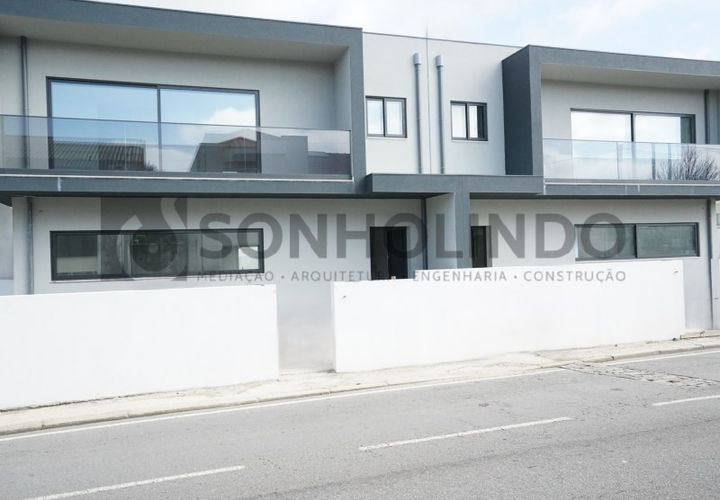 Villa i Maia, Porto, Maia - € 650.000 | Ref: 11-881 - foto 1