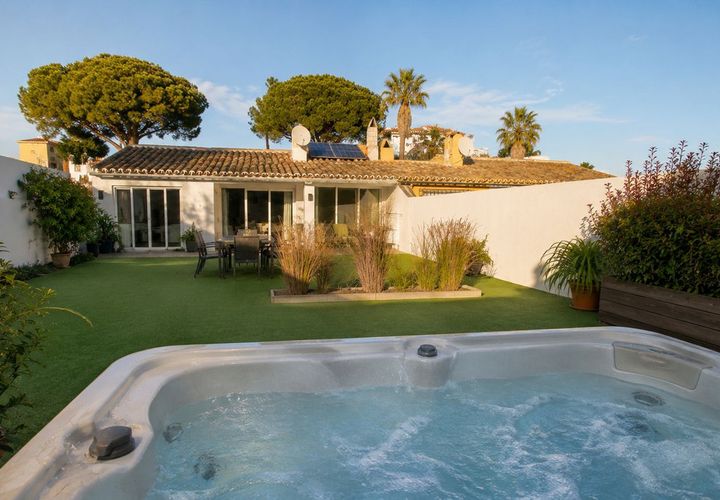 Rækkehus i Calahonda, Malaga, Calahonda - € 675.000 | Ref: R5336158 - foto 1