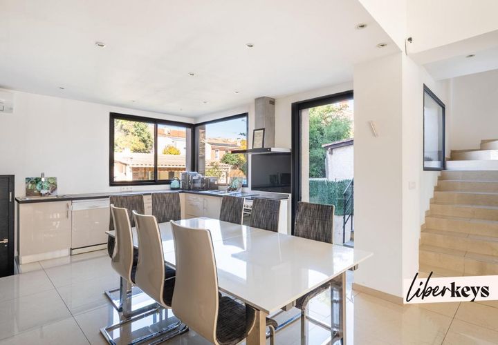 Villa i Marseille, Bouches-du-Rhone, Marseille - € 834.900 | Ref: DOM28894 - foto 1