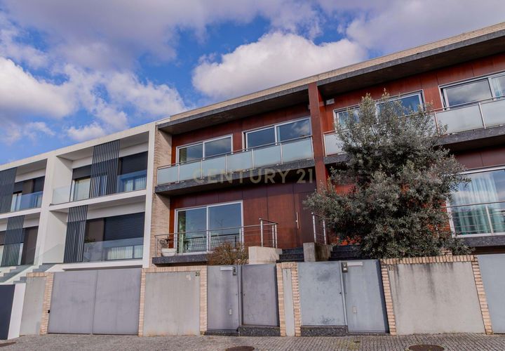 Villa i Braga, Braga, Braga - € 585.500 | Ref: C0256-03395 - foto 1