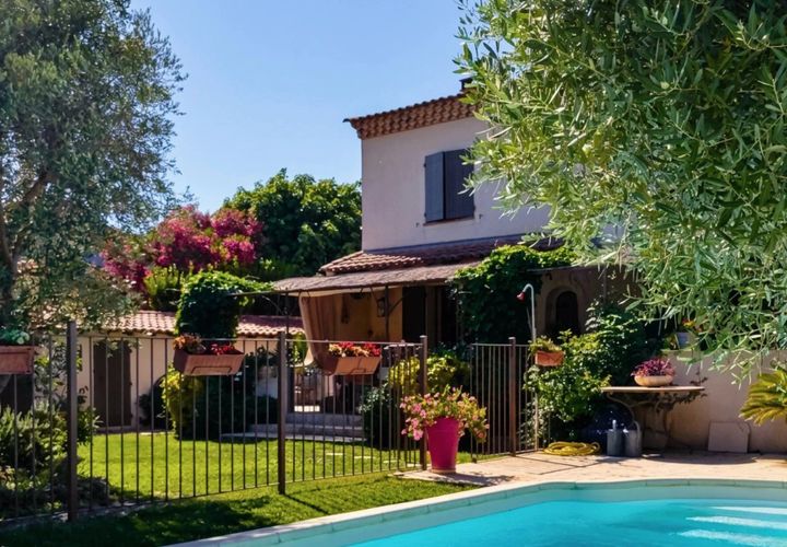 Villa a Mouriès, Bouches-du-Rhone, Mouriès - € 859.000 | Ref: HH-16111057 - foto 1