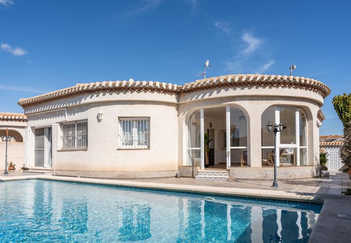 Villa i Playa Flamenca, Alicante, Playa Flamenca - € 585.000 | Ref: 26-280607271862/75616 - foto 1
