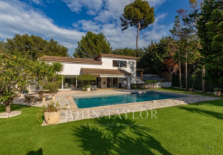 Villa i Antibes, Alpes-Maritimes, Antibes - € 1.696.000 | Ref: V0712AN - foto 1