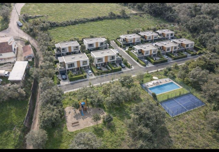 Helårsgrund i Loures, Lisbon, Loures - € 1.700.000 | Ref: C0221-03862 - foto 1