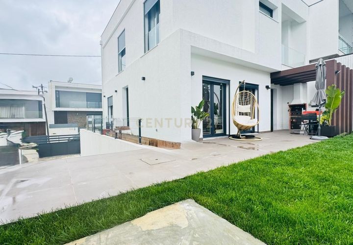 Villa - Odivelas, Lisbon, Odivelas - € 696 000 | Réf : C0221-03867 - photo 1