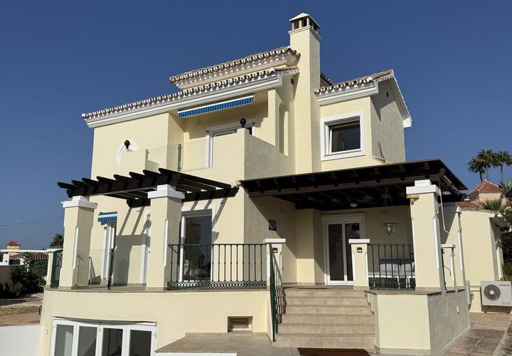 Villa a Estepona, Malaga, Estepona - € 1.395.000 | Ref: HFMl5191993 - foto 1