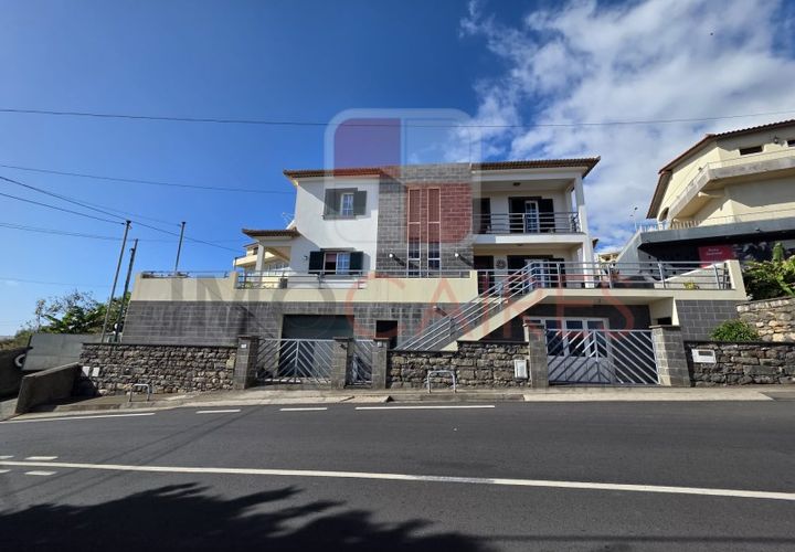 Villa i Gaula, Madeira, Gaula - € 650.000 | Ref: 4848/2026 - foto 1