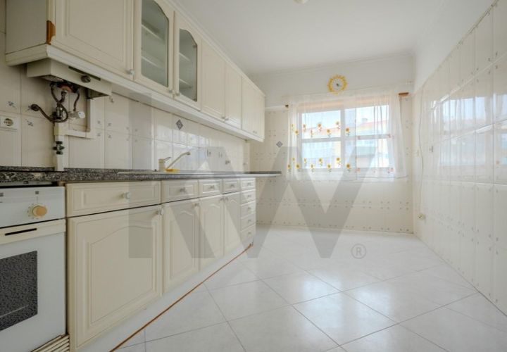 Apartament a Carnaxide, Lisbon, Carnaxide - € 1.650/mes | Ref: KWPT-026943 - foto 1
