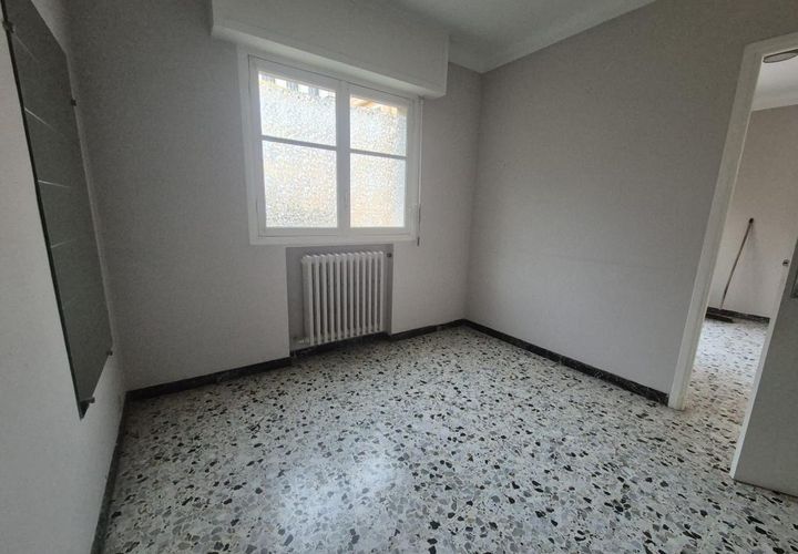 Erhvervsejendom i Contes, Alpes-Maritimes, Contes - € 235.000 | Ref: getkey_u_519106058 - foto 1