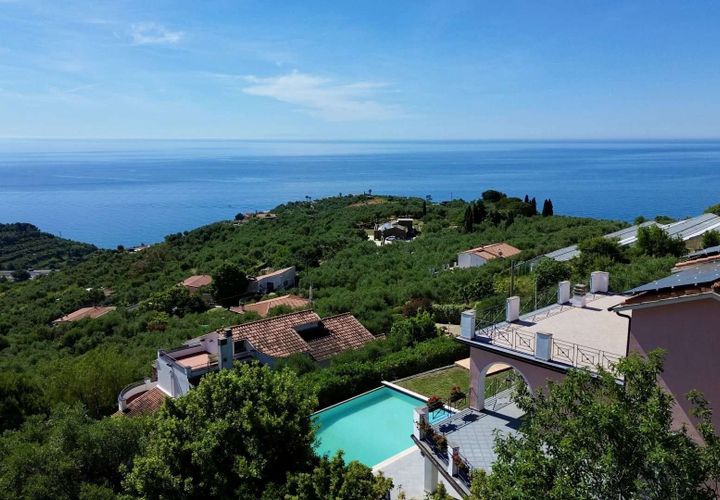 Villa a Imperia, Imperia, Imperia - € 1.100.000 | Ref: E301-954585 - foto 1