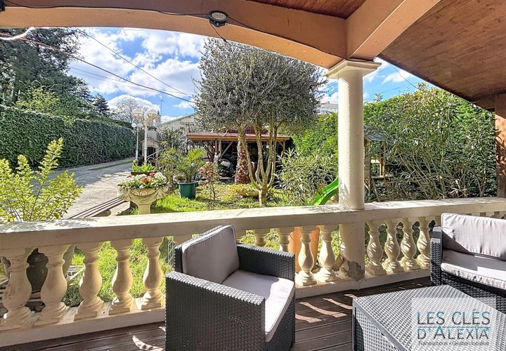 Villa i Bron, Rhone, Bron - € 615.000 | Ref: 86835344 - foto 1