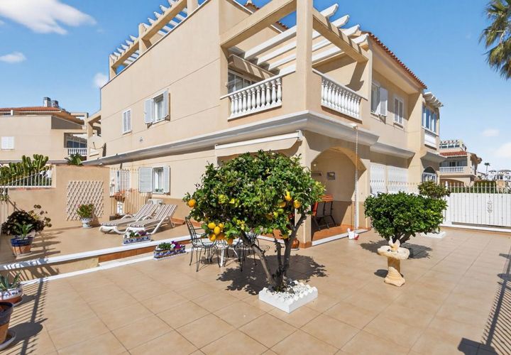 Rækkehus i Playa Flamenca, Alicante, Playa Flamenca - € 309.000 | Ref: 200-4680 - foto 1