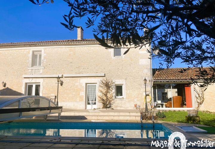 Villa i Merignac, Charente, Merignac - € 472.500 | Ref: LCVMA50006546NE - foto 1