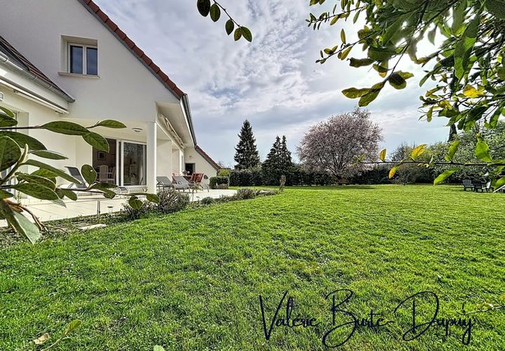 Villa i Orleans, Loiret, Orleans - € 530.000 | Ref: 340934620715 - foto 1