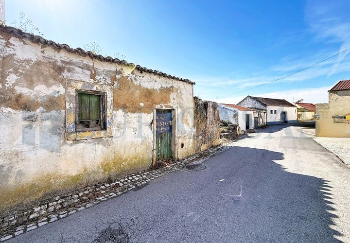 Villa i Alenquer, Lisbon, Alenquer - € 38.000 | Ref: 170/26 - foto 1