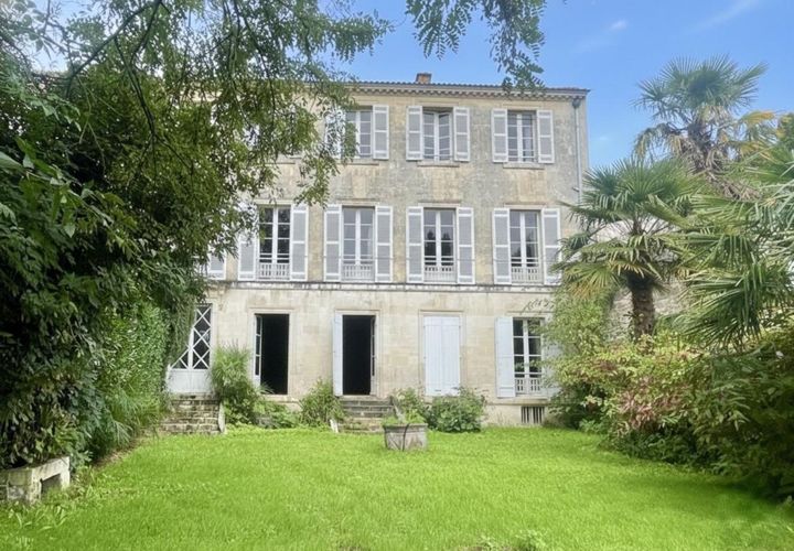 Erhvervsejendom i Saintes, Charente-Maritime, Saintes - € 546.000 | Ref: CD2B5088DB964F84 - foto 1