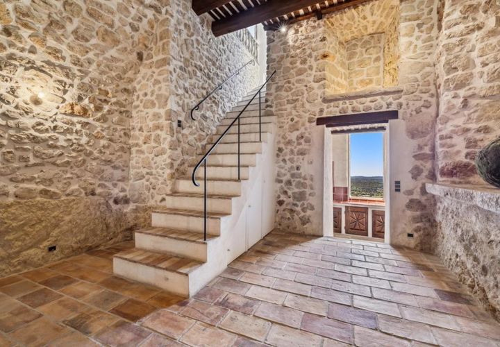 Landsbyhus i Chateauneuf-Grasse, Alpes-Maritimes, Chateauneuf-Grasse - € 750.000 | Ref: 12030403983 - foto 1