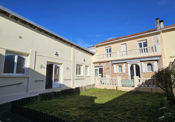 Villa a Lavelanet, Ariege, Lavelanet - € 180.000 | Ref: 47FD359783BC469C - foto 1