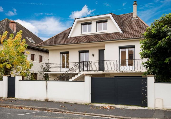 Villa a Brive-la-Gaillarde, Correze, Brive-la-Gaillarde - € 334.000 | Ref: DBC6761E27C342FA - foto 1