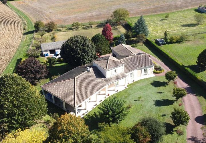 Villa a Becheresse, Charente, Becheresse - € 449.000 | Ref: 23CF3D3A3EAD4EB0 - foto 1