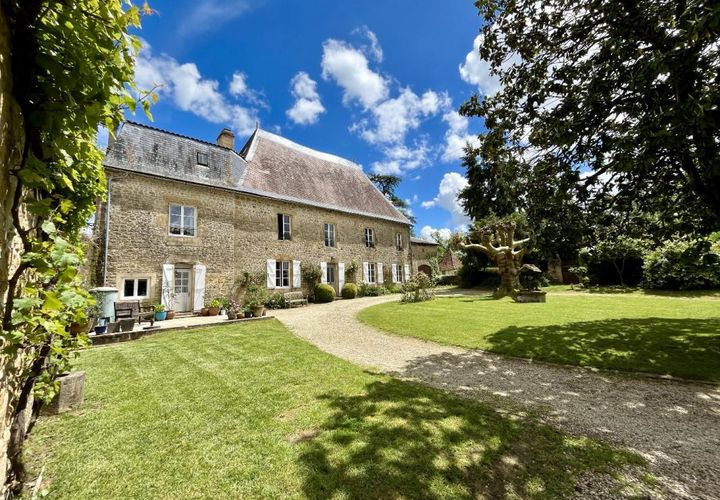 Villa a Pressac, Vienne, Pressac - € 599.000 | Ref: BE9D6B60C68347CE - foto 1