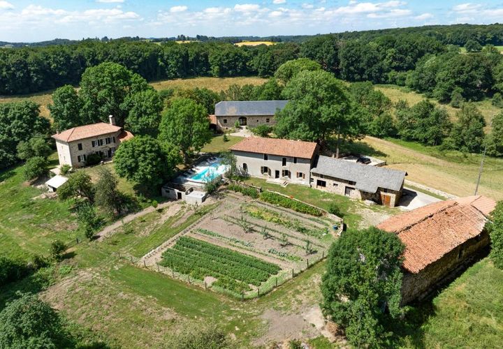 Villa a Figeac, Lot, Figeac - € 1.272.000 | Ref: 70E459F251794597 - foto 1