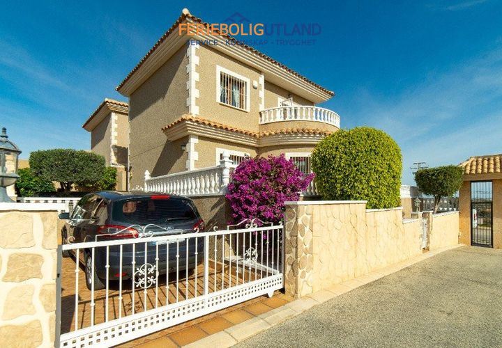 Villa a Torrevieja, Alicante, Torrevieja - € 290.000 | Ref: FBU20719 - foto 1