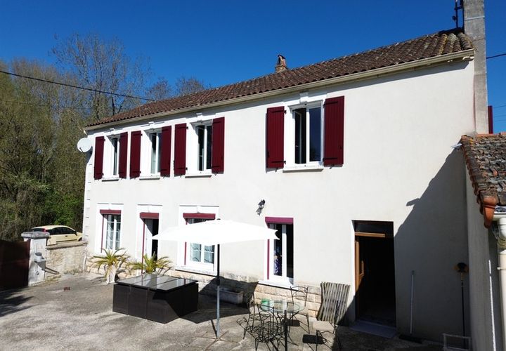 Villa a Luxe, Charente, Luxe - € 199.000 | Ref: 830039705038 - foto 1
