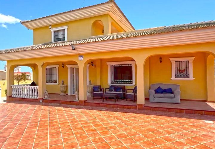 Villa i Torrevieja, Alicante, Torrevieja - € 610.000 | Ref: MLSC7003004 - foto 1