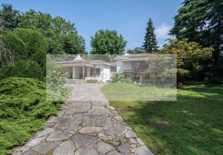 Villa i Carate Brianza, Monza and Brianza, Carate Brianza - € 780.000 | Ref: Ser064a - foto 1