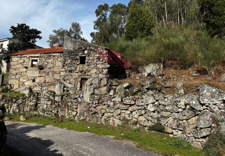 Villa i Arcos de Valdevez, Viana do Castelo, Arcos de Valdevez - € 50.000 | Ref: AVV-2390-MD-0225 - foto 1