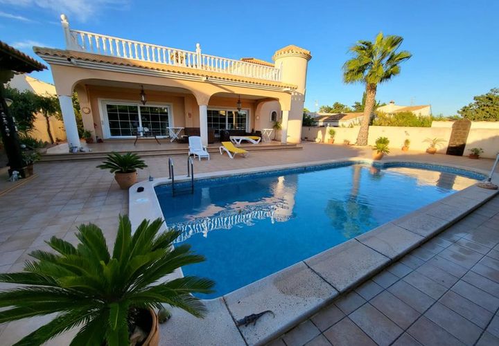 Villa i Playa Flamenca, Alicante, Playa Flamenca - € 860.000 | Ref: CSPX-25542 - foto 1