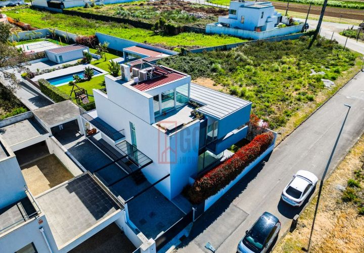 Villa i Valadares, Porto, Valadares - € 1.050.000 | Ref: GC1477 - foto 1